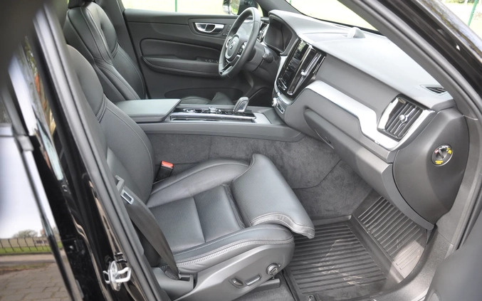Volvo XC 60 cena 269000 przebieg: 16000, rok produkcji 2021 z Busko-Zdrój małe 781
